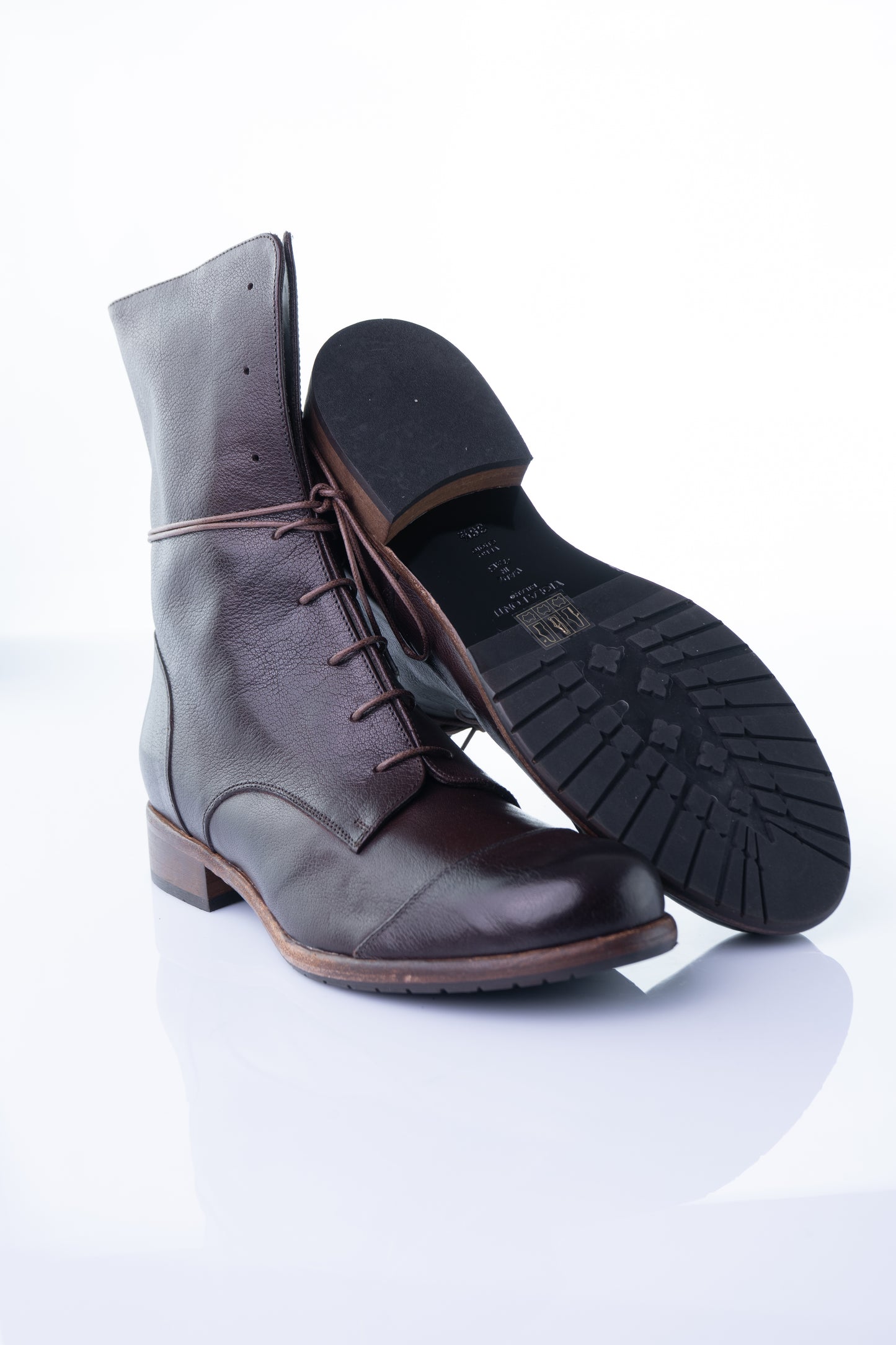 Viola Fonti 1334 – Dark Brown Buffalo Leather Lace-Up Boot