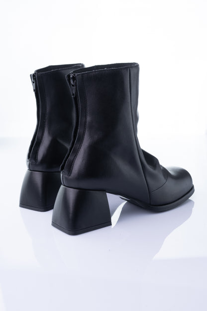 Nigata Nero – Soft Sculpted Mid-Heel Boot (Black)
