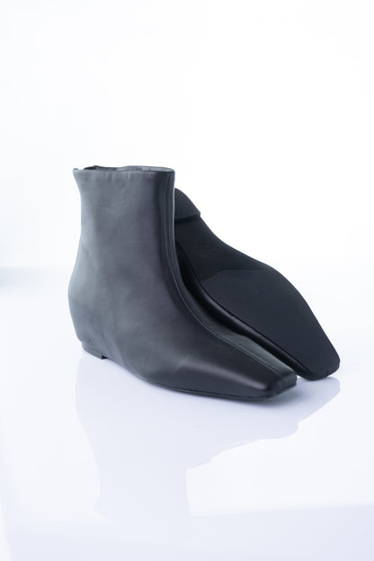 Massimo SABRINA-002 – Black Nappa Pointed-Toe Ankle Boot