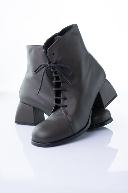 Ducanero A.3125 – Black Vitello Leather Lace-Up Boot