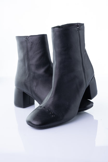 Kudetà 524702 – Black Mid-Heel Leather Boot