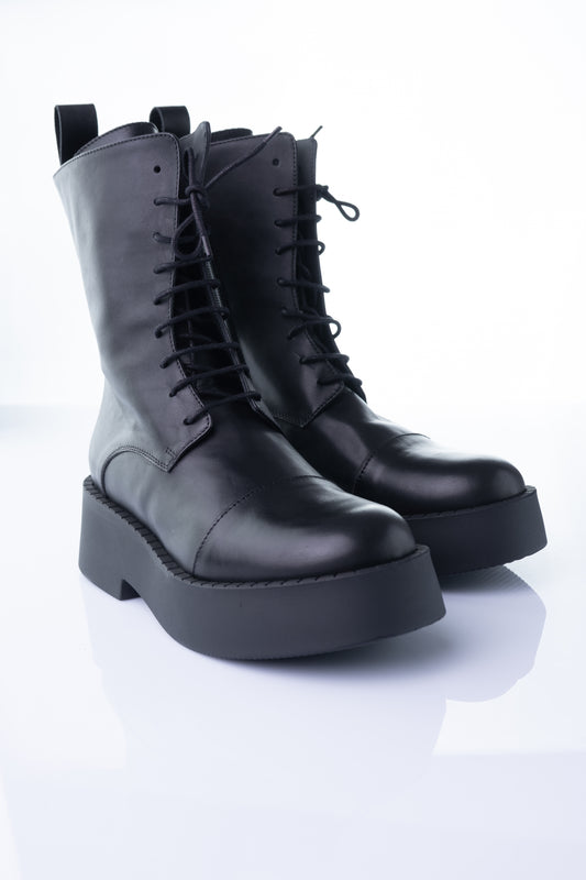Lilimill GIU06 “Giulia” – Black Platform Lace-Up Boot
