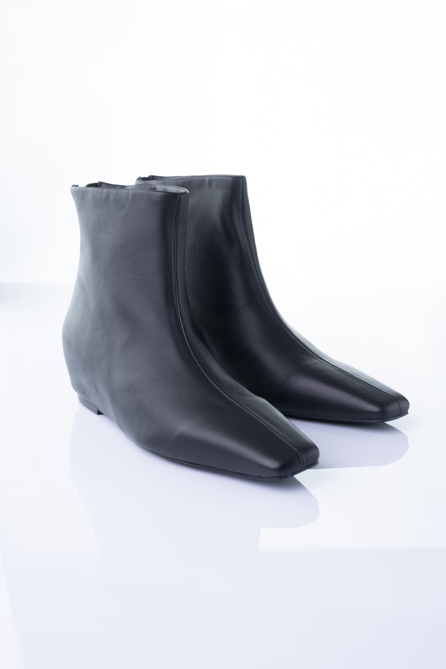 Massimo SABRINA-002 – Black Nappa Pointed-Toe Ankle Boot