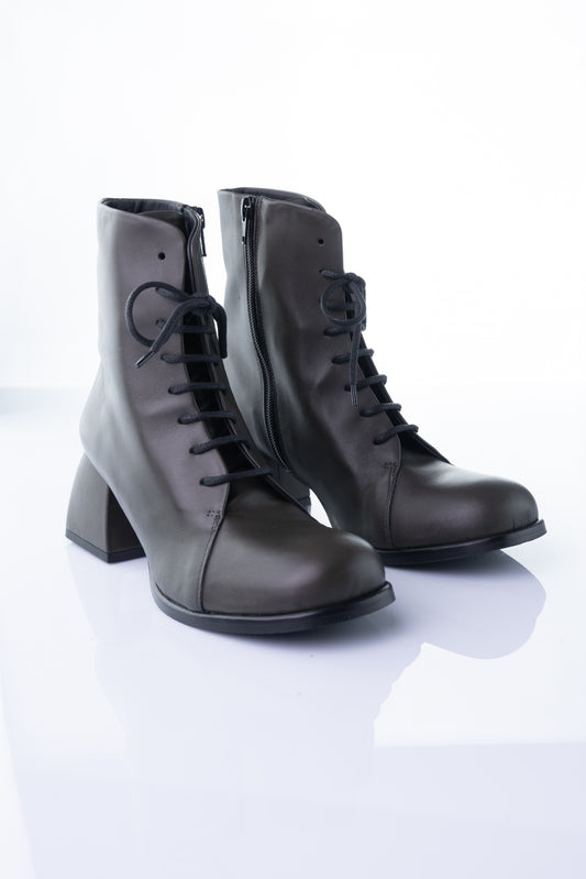 Ducanero A.3125 – Black Vitello Leather Lace-Up Boot