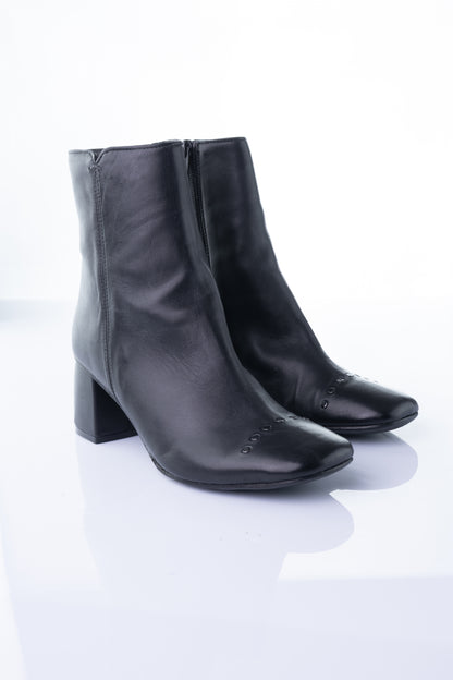 Kudetà 524702 – Black Mid-Heel Leather Boot