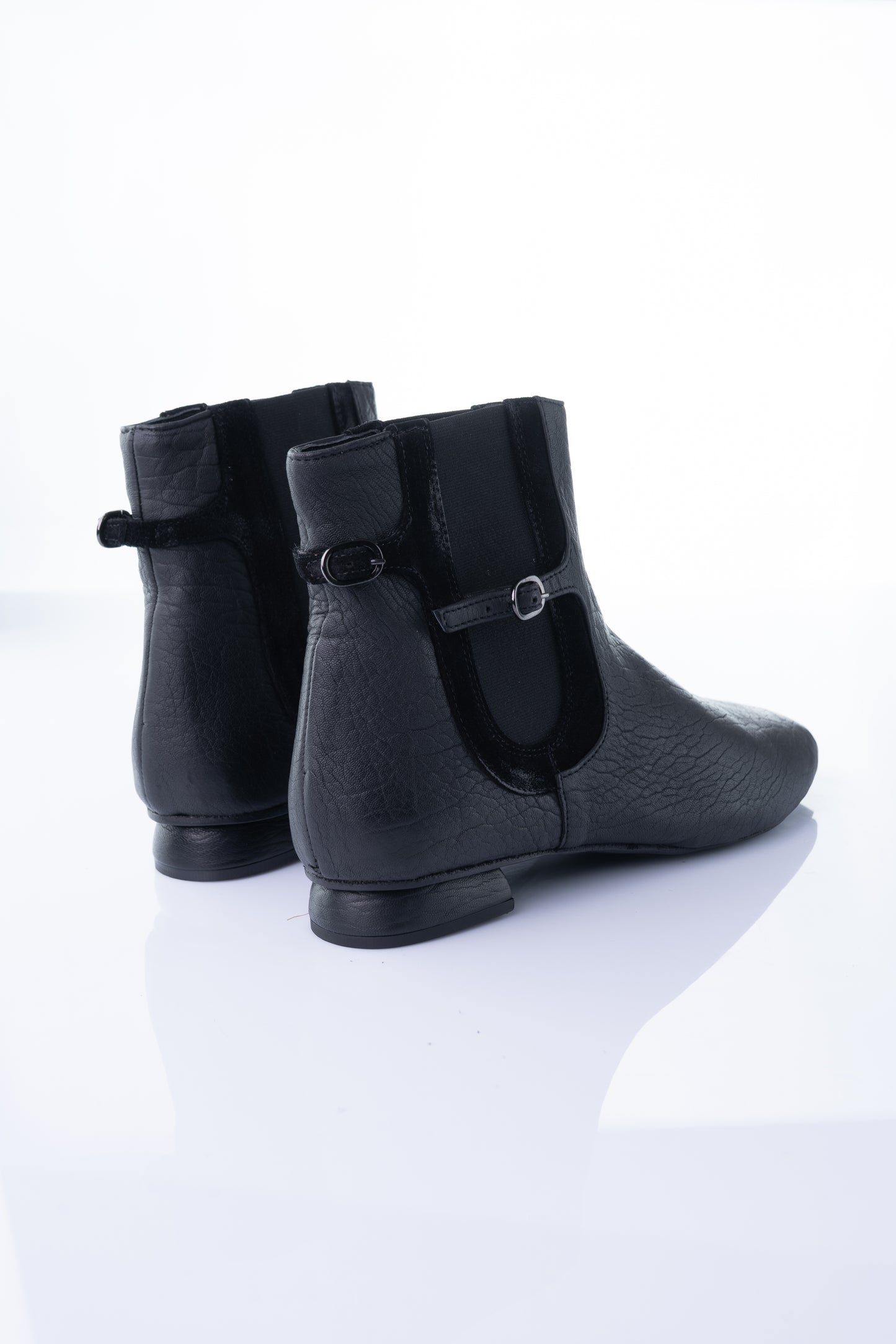 Kudetà 524102 – Black Cut-Out Buckle Ankle Boot