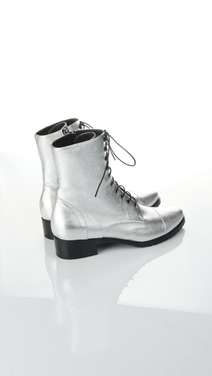 Viola Fonti - Metallic Boots