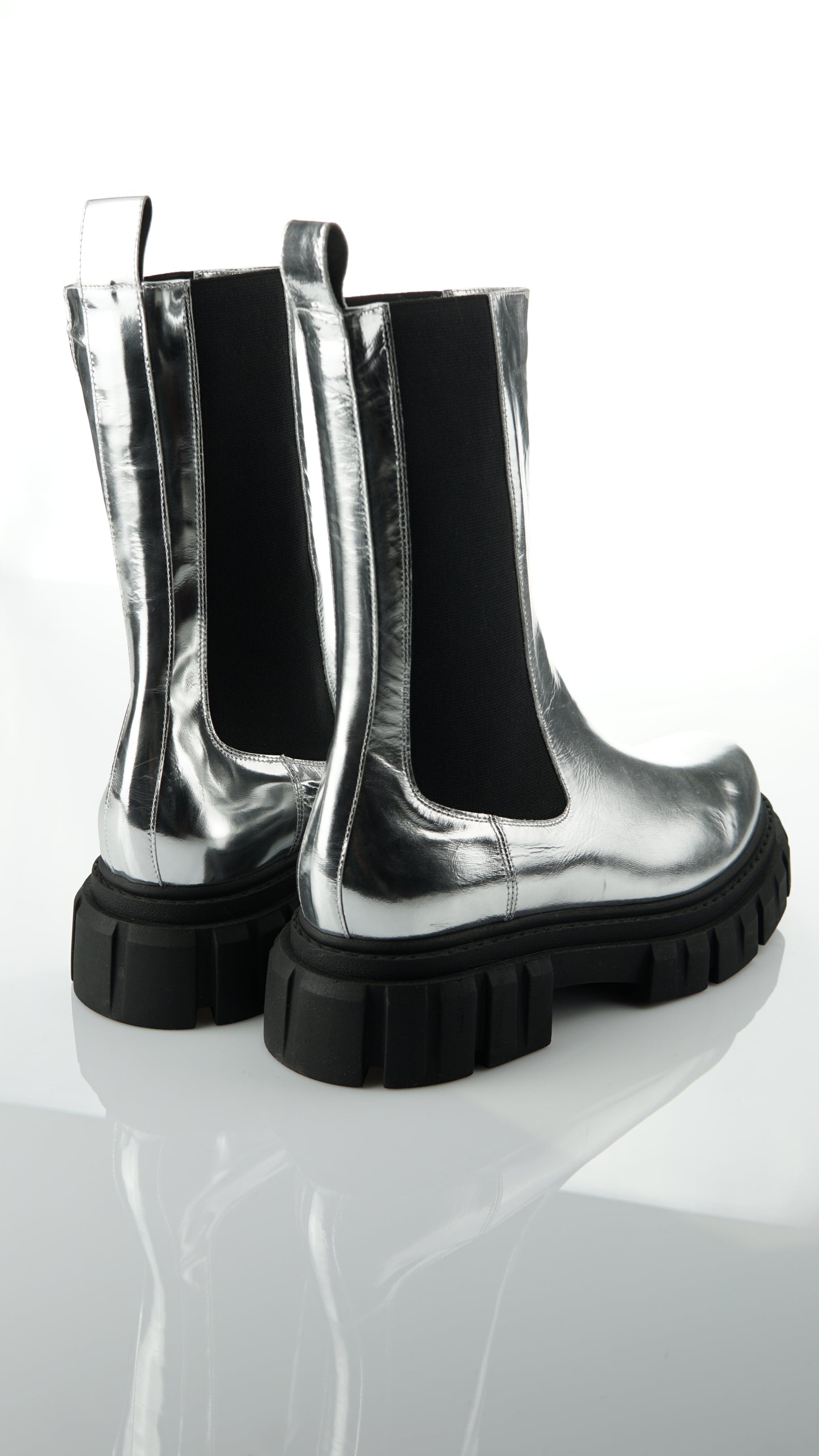 ADDDRESS - Glossy Chelsea Boots