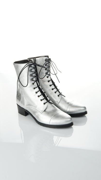 Viola Fonti - Metallic Boots