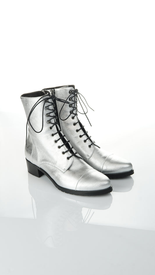 Viola Fonti - Metallic Boots